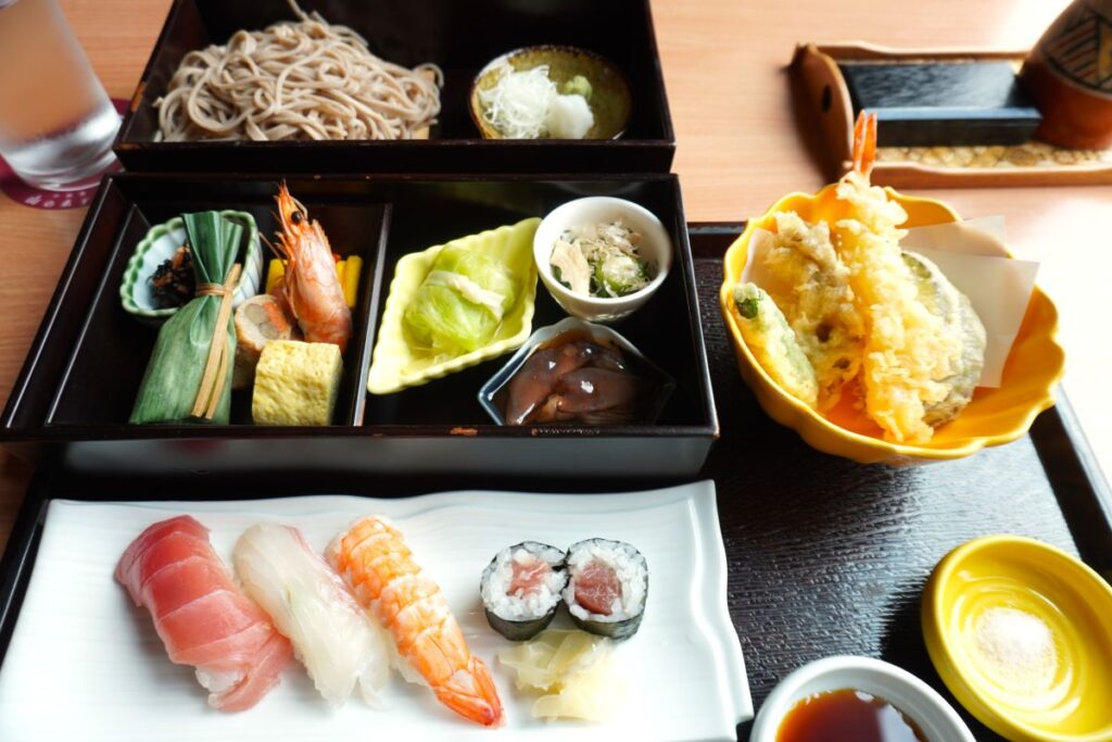 Japanese lunch set at Hotel de Yama