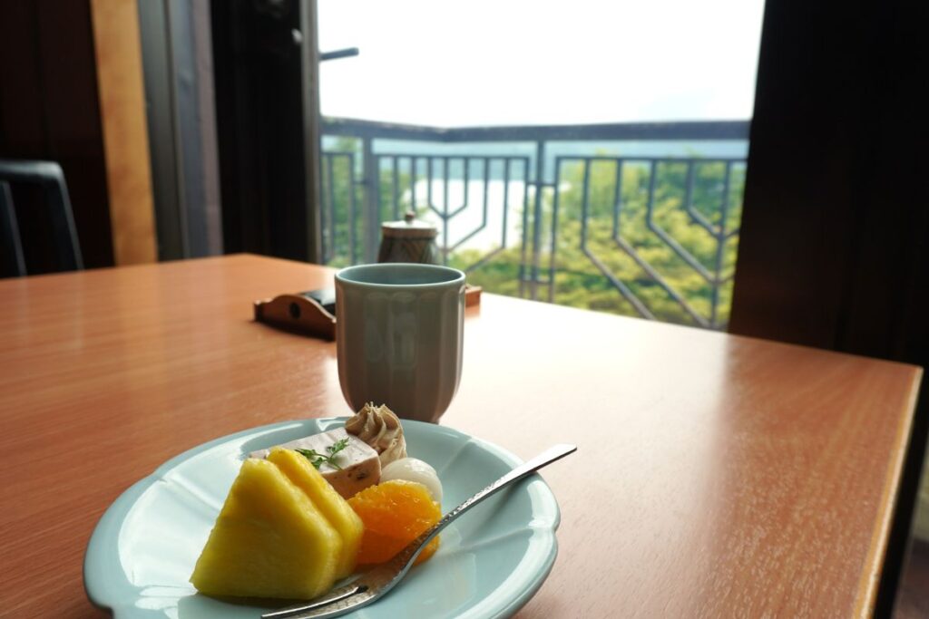 Dessert and coffee at Hotel de Yama restaurant