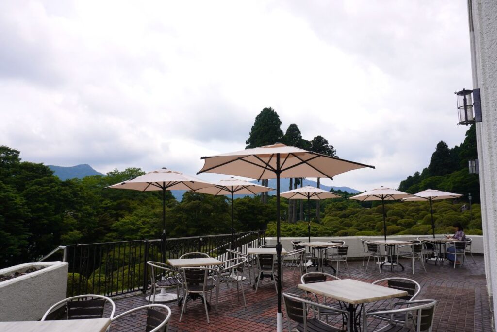Outdoor terrace at Hotel de Yama