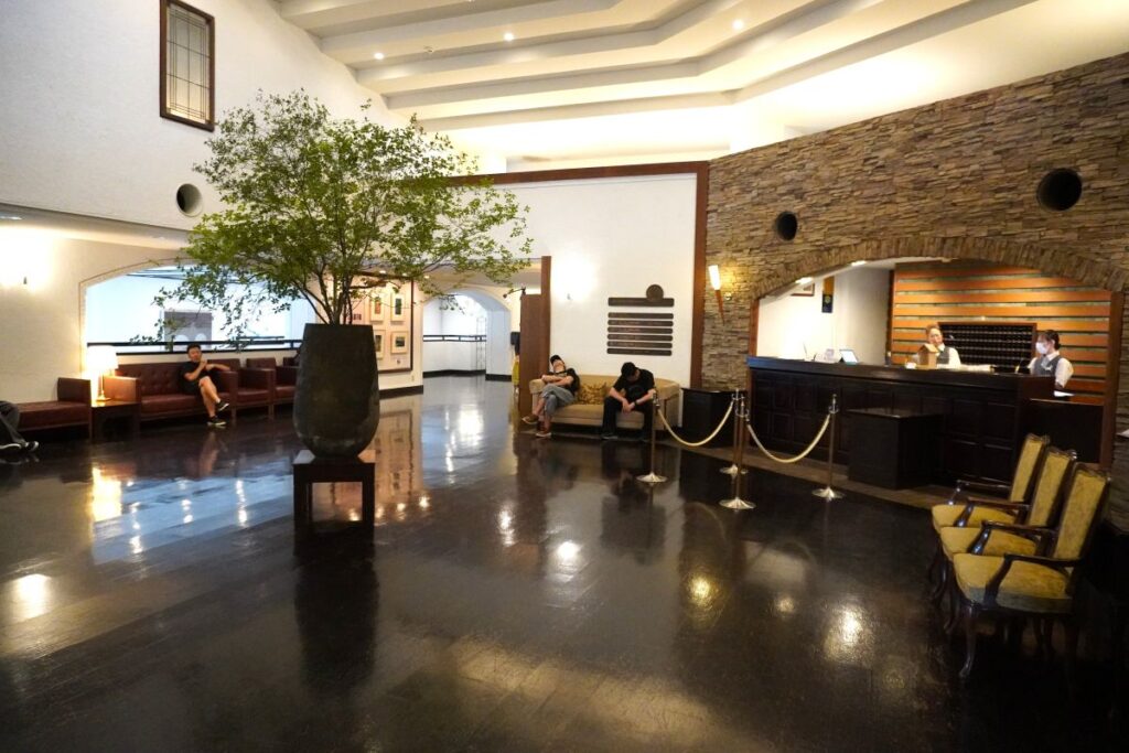 Hotel de Yama lobby and reception area