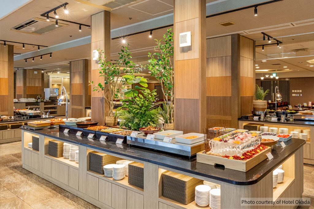 Buffet restaurant serving Japanese and Western dishes at Hotel Okada (Photo courtesy of Hotel Okada)