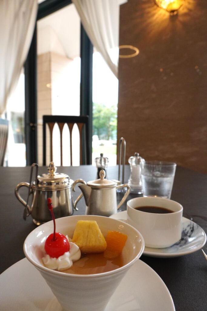 Dessert and coffee served after lunch at Hakone Hotel