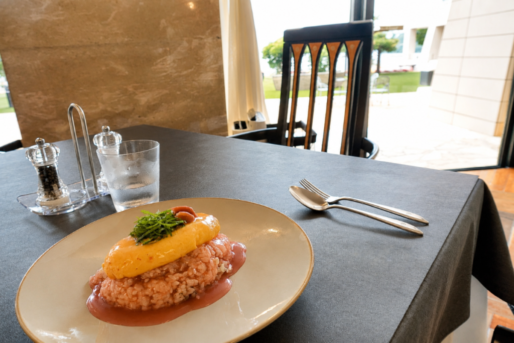 Omelet rice served at Il Miraggio restaurant in Hakone Hotel