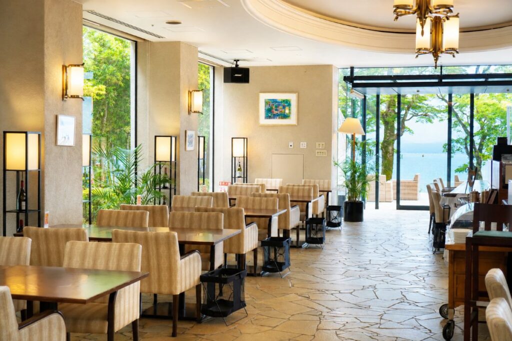 Lake View Lounge Il Lago at Hakone Hotel